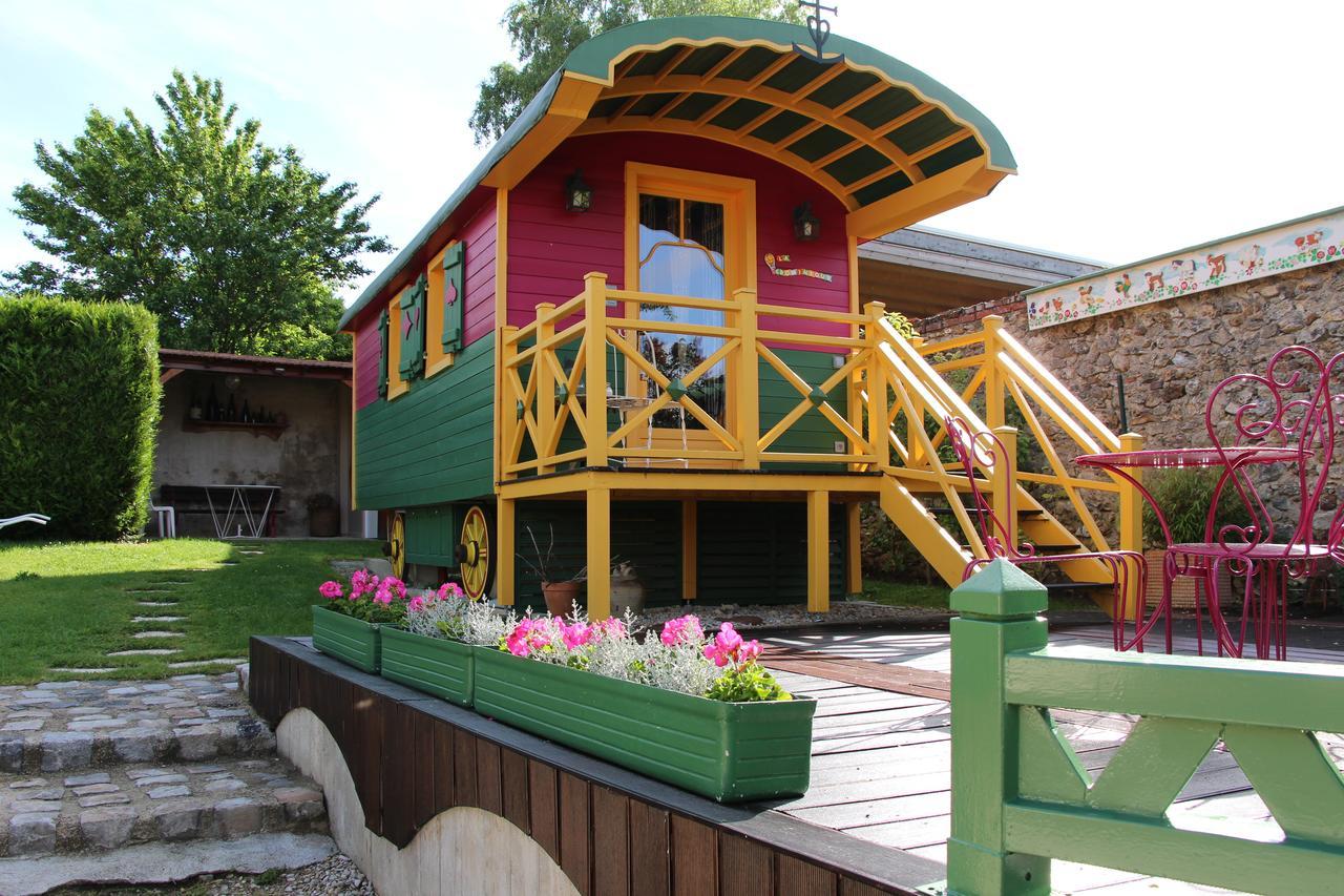 Roulotte La Dominique Bed & Breakfast Romery  Екстериор снимка