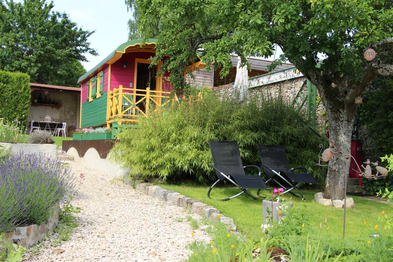Roulotte La Dominique Bed & Breakfast Romery  Екстериор снимка