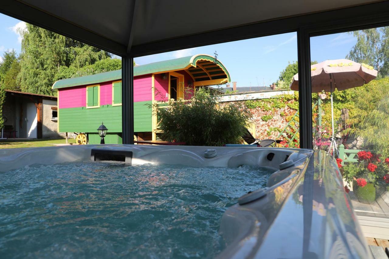 Roulotte La Dominique Bed & Breakfast Romery  Екстериор снимка